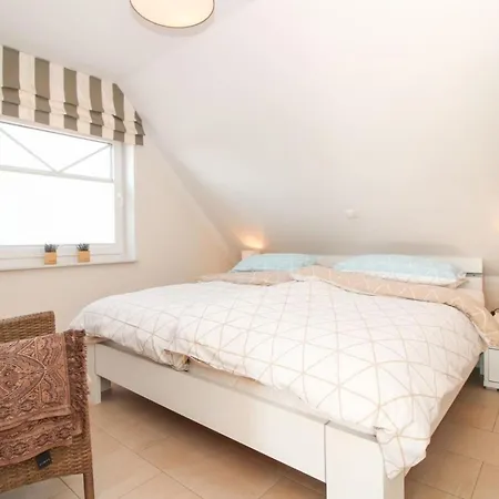 With 2 Bedrooms Casa de Férias Norddeich (Norden)